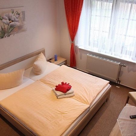 Gross Quassow Pension & Gasthof Storchennest מראה חיצוני תמונה