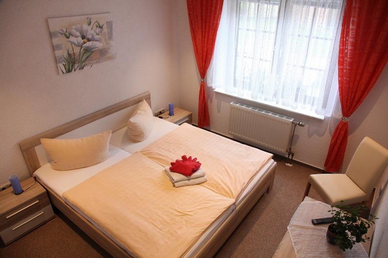 Gross Quassow Pension & Gasthof Storchennest מראה חיצוני תמונה