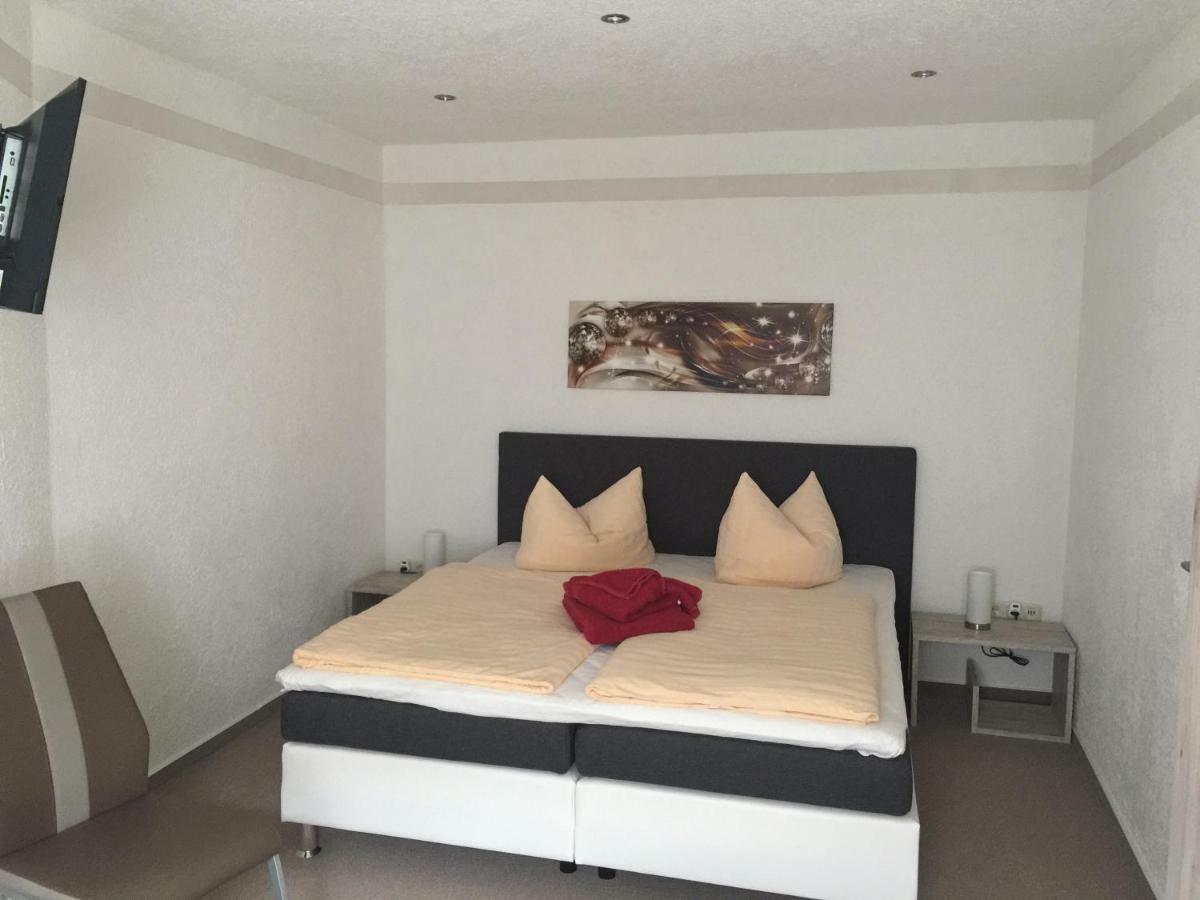 Gross Quassow Pension & Gasthof Storchennest מראה חיצוני תמונה